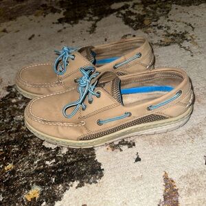 Men's Tan Boat Shoes with Blue Laces
